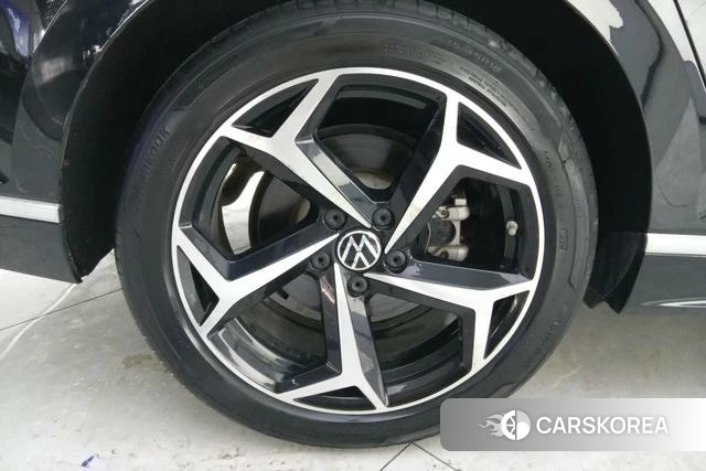 Volkswagen Magotan 2023 Черный из Китая