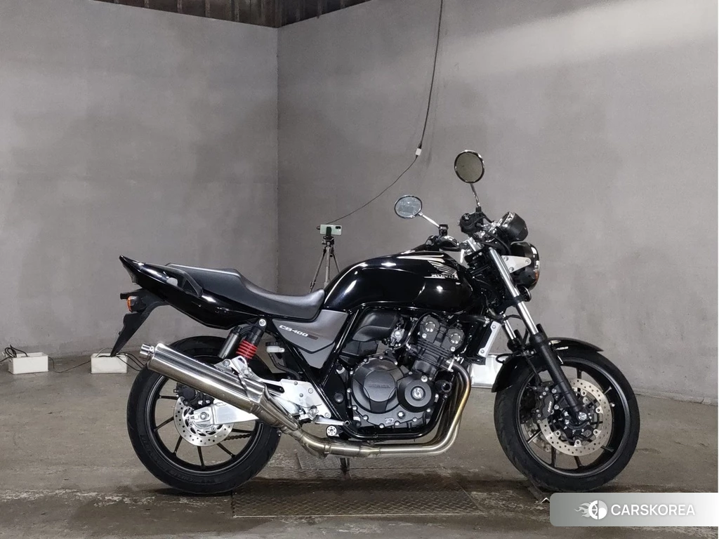Проданный Honda CB400SF 2020 из Японии
