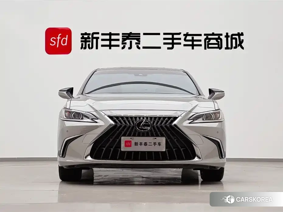 Lexus ES 2023 Champagne/brown из Китая, фото 2