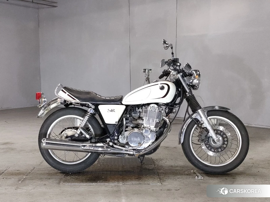 Проданный Yamaha SR 400 2013 из Японии