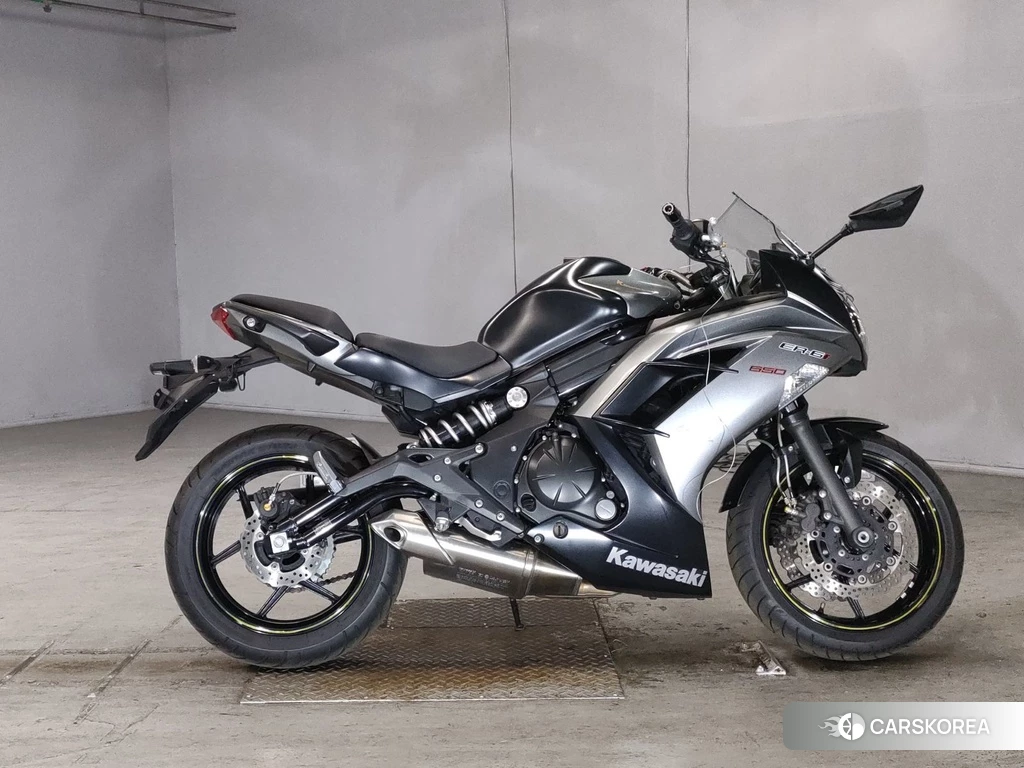 Проданный Kawasaki ER-6F 2015 из Японии
