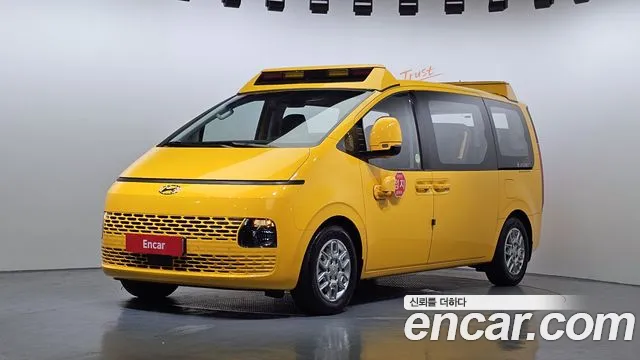 Hyundai Staria 2023 Желтый из Кореи