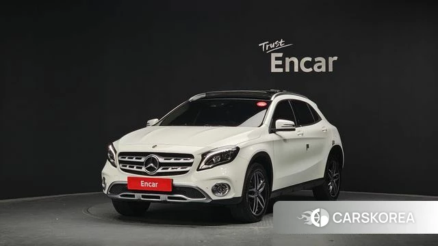 Mercedes-Benz GLA-Class X156 2018 Белый из Кореи