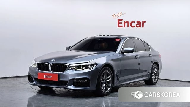 BMW 5 Series (G30) 2018 Небесно-голубой из Кореи