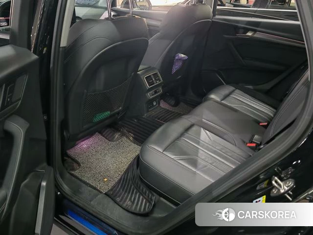 Audi Q5L 2022 Черный из Китая