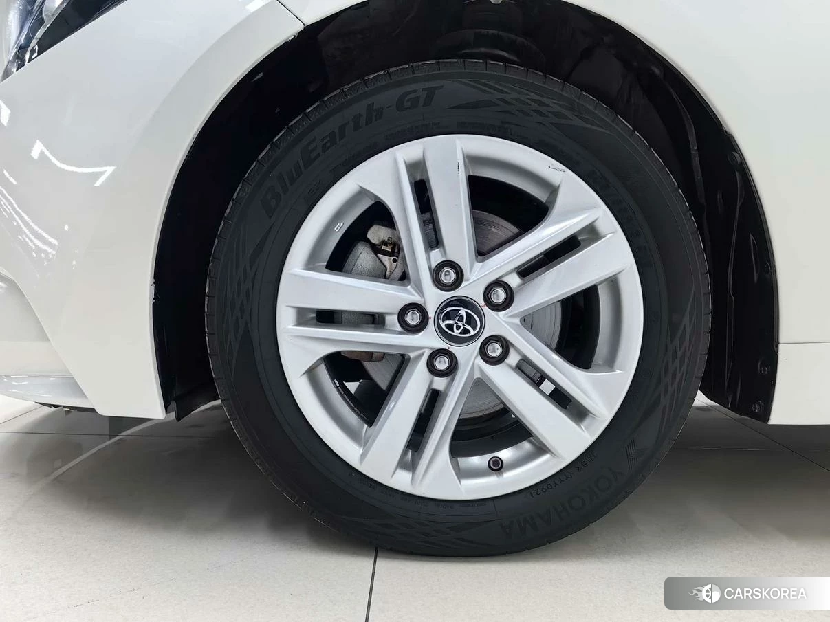 Toyota Lei Ling 2021 Белый из Китая