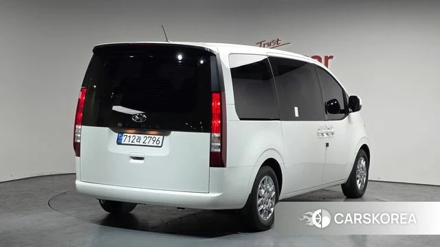 Hyundai Staria 2024 Белый из Кореи