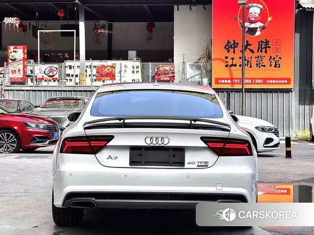 Audi A7 2018 Белый из Китая