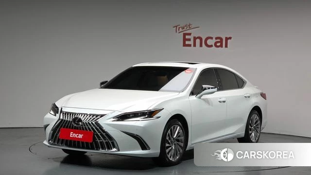 Lexus ES300h 7th generation 2026 Белый из Кореи