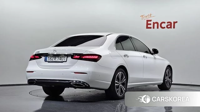 Mercedes-Benz E-Class W213 2020 Белый из Кореи