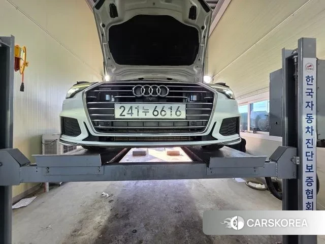 Audi A6 (C8) 2020 Белый из Кореи