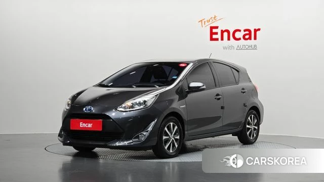 Toyota Prius C 2019 Серый из Кореи