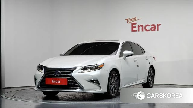 Lexus ES300h 7th generation 2018 Белый из Кореи