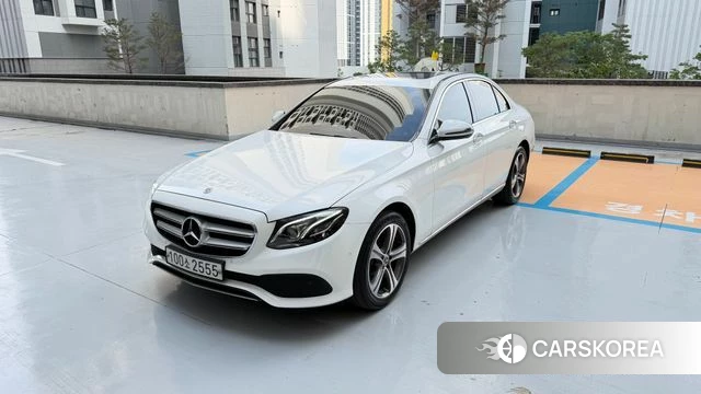 Mercedes-Benz E-Class W213 2019 Белый из Кореи