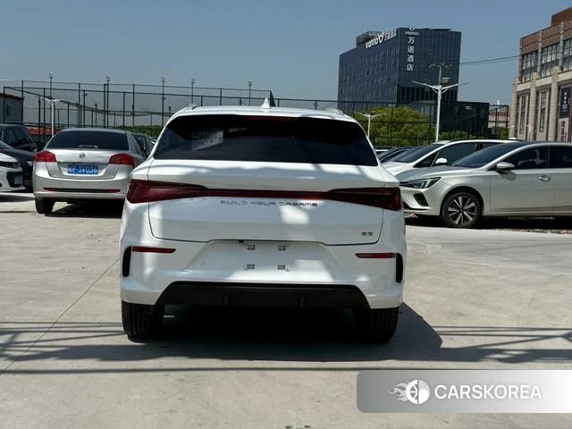 BYD e2 2022 Белый из Китая