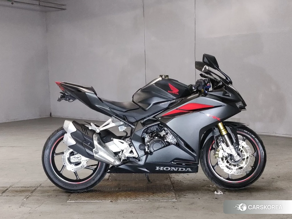 Проданный Honda CBR250RR 2017 из Японии