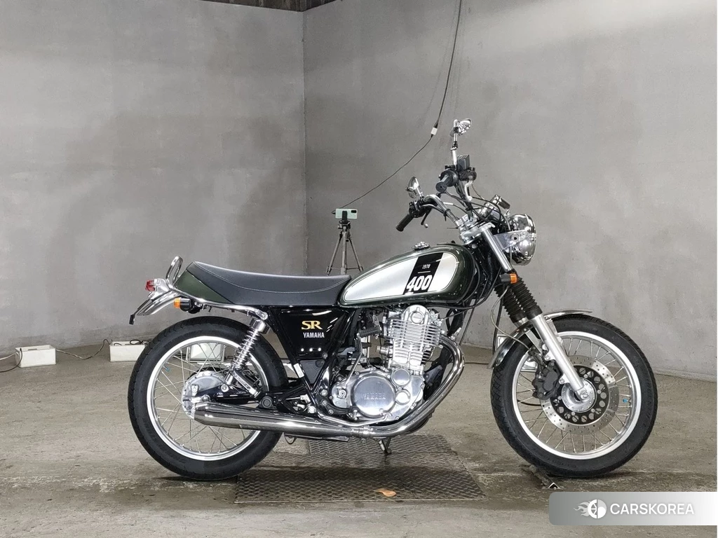 Проданный Yamaha SR 400 2017 из Японии