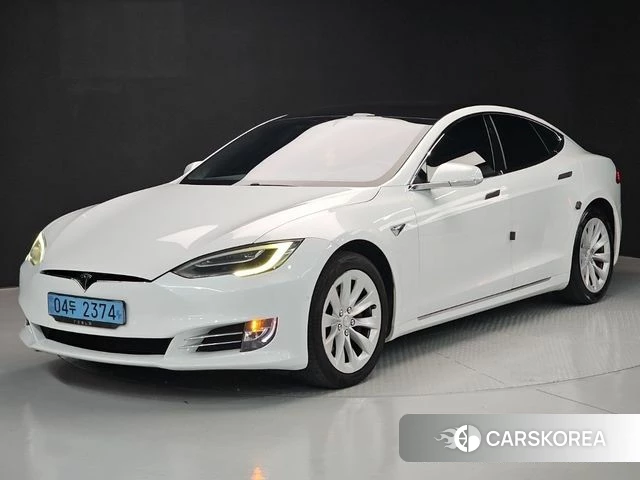 Tesla Model S 2019 Белый из Кореи