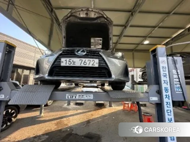 Lexus New IS300 2018 Серебристо-серый из Кореи