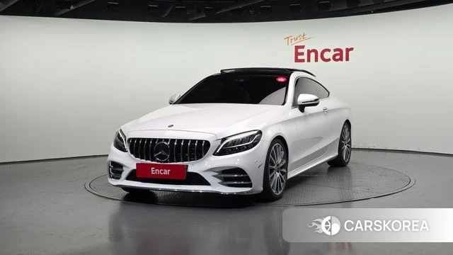Mercedes-Benz C-Class W205 2019 Белый из Кореи
