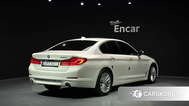 BMW 5 Series (G30) 2018 Белый из Кореи