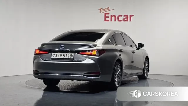 Lexus ES300h 7th generation 2022 Серый из Кореи