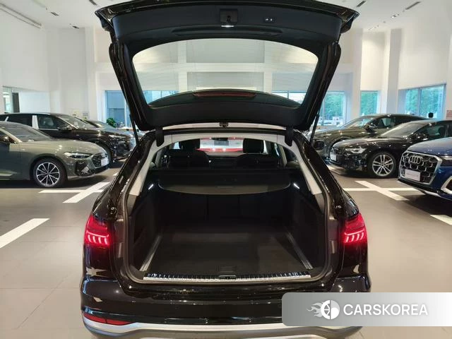 Audi A6 (import) 2025 Черный из Китая