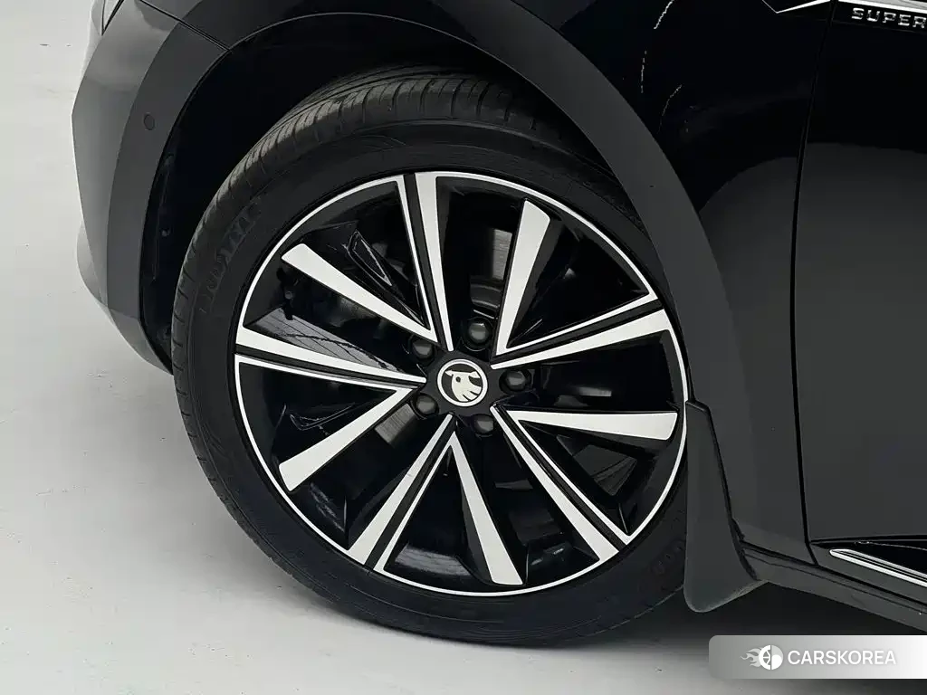 Skoda Superb 2024 Черный из Китая, фото 2
