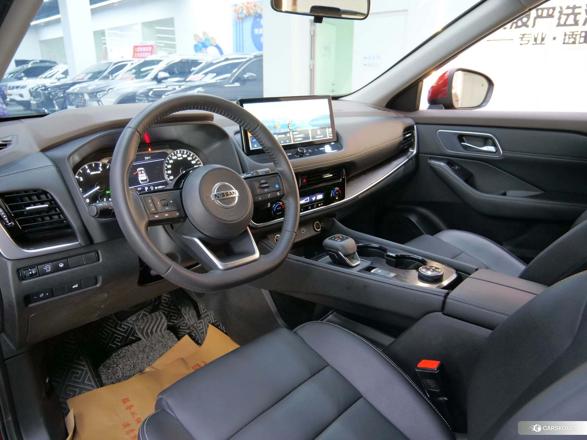 Nissan Qijun 2021 Красный из Китая