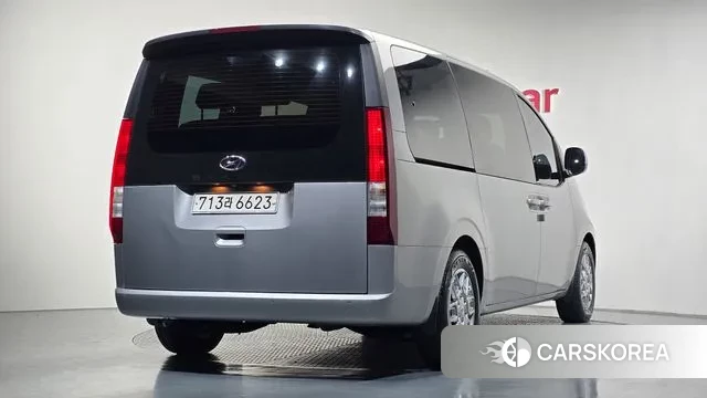 Hyundai Staria 2021 Серебристо-серый из Кореи