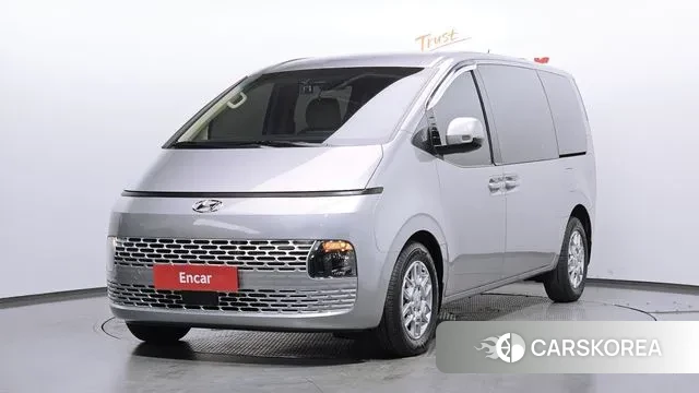 Hyundai Staria 2023 Серебряный из Кореи