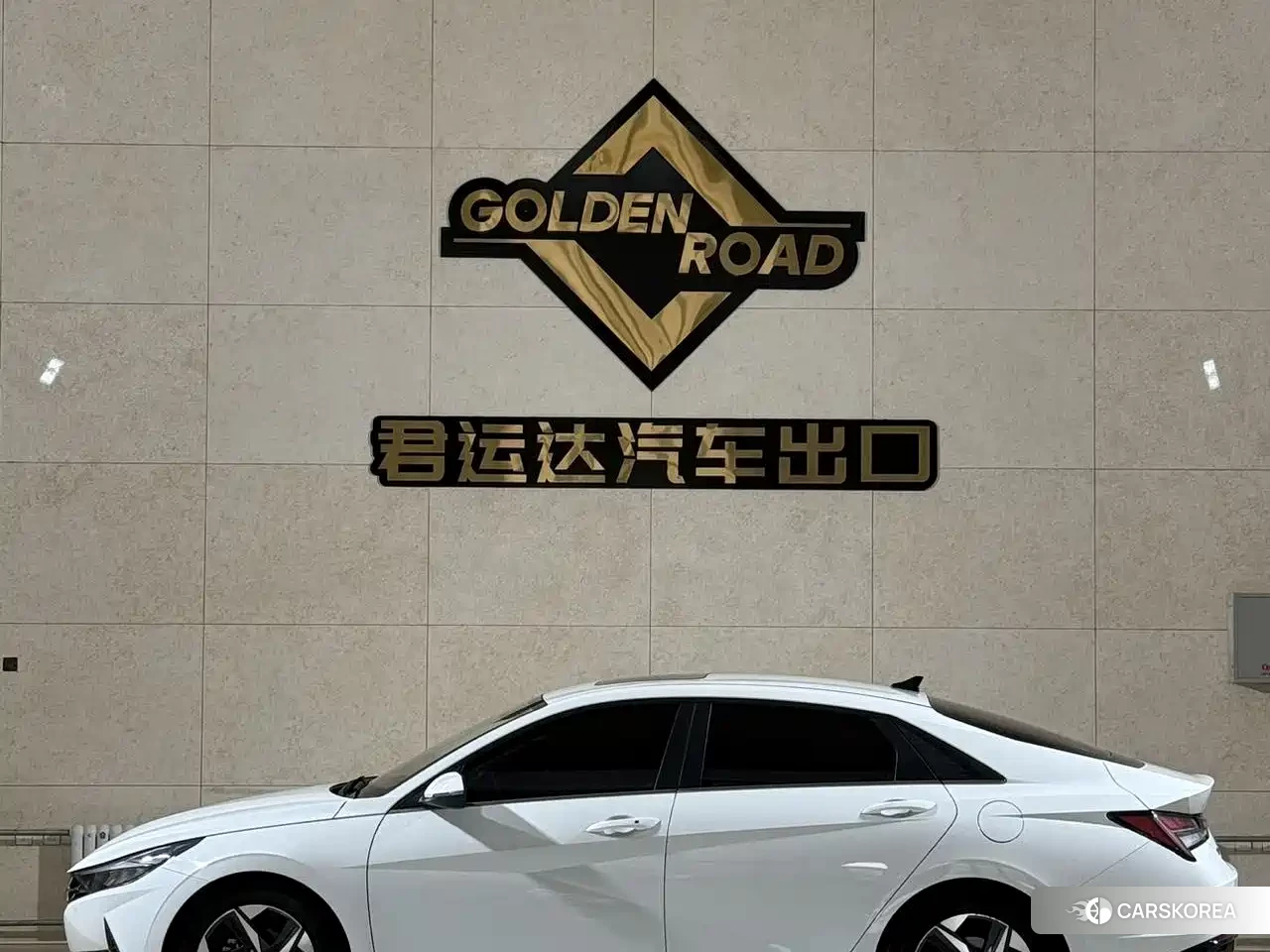 Hyundai Elantra 2022 Белый из Китая
