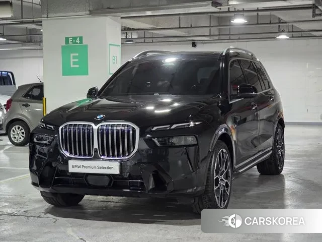 BMW X7 (G07) 2024 Черный из Кореи