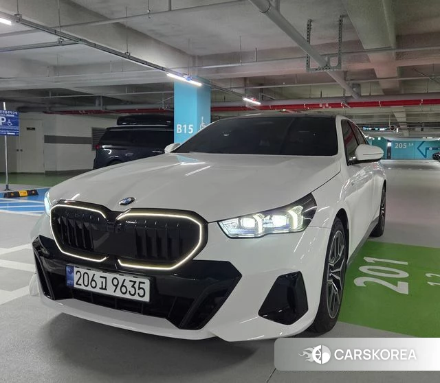 BMW 5 Series (G60) 2024 Белый из Кореи