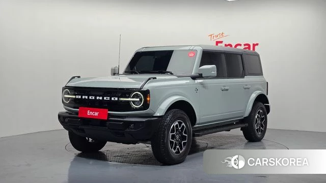 Ford Bronco 6th Generation 2024 Серебристо-серый из Кореи
