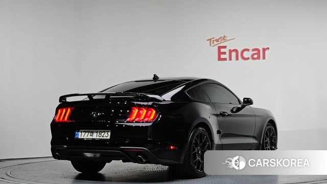 Ford Mustang 2022 Черный из Кореи