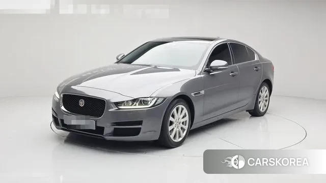 Jaguar XE 2019 Серебристо-серый из Кореи