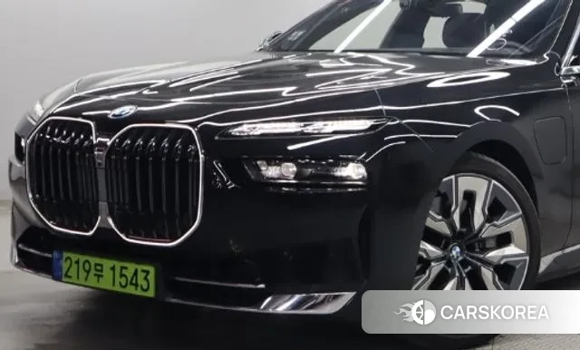 BMW 7 Series (G70) 2024 Черный из Кореи