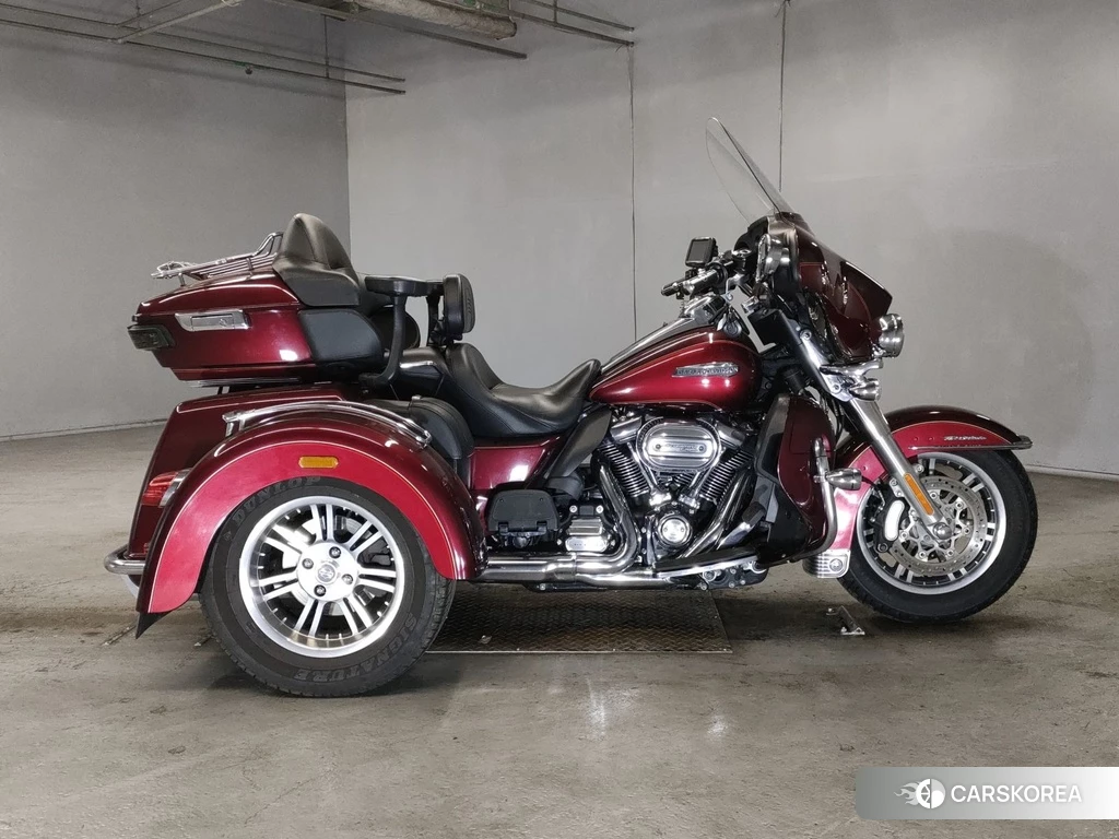 Проданный Harley-Davidson Electra Glide FLHTCUTG1750 2017 из Японии