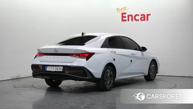 Hyundai The New Avante (CN7) 2023 Белый из Кореи