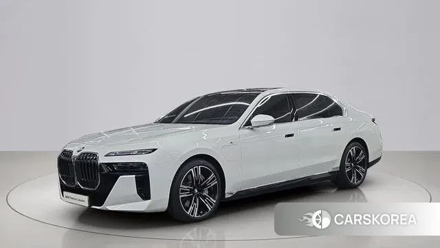 BMW 7 Series (G70) 2024 Белый из Кореи