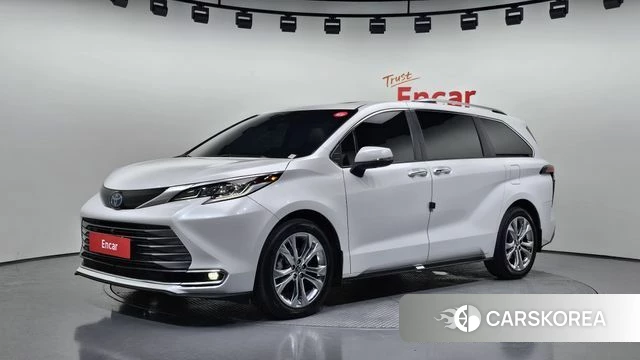 Toyota Sienna 4th Generation 2022 Белый из Кореи
