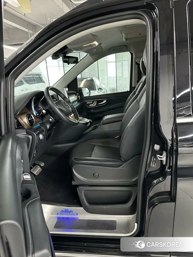 Mercedes-Benz V-class 2022 Черный из Китая