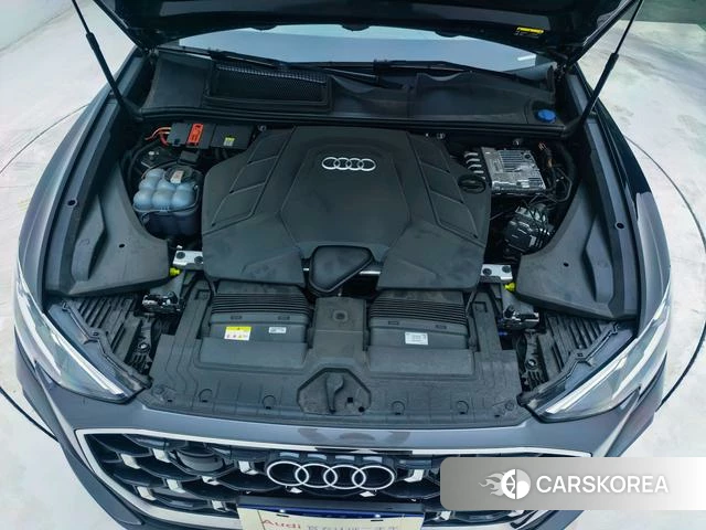 Audi Q8 2025 Черный из Китая