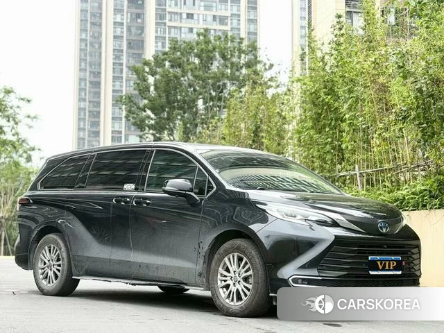 Toyota Saina 2023 Черный из Китая