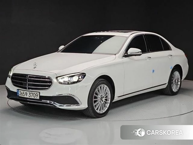 Mercedes-Benz E-Class W213 2021 Белый из Кореи