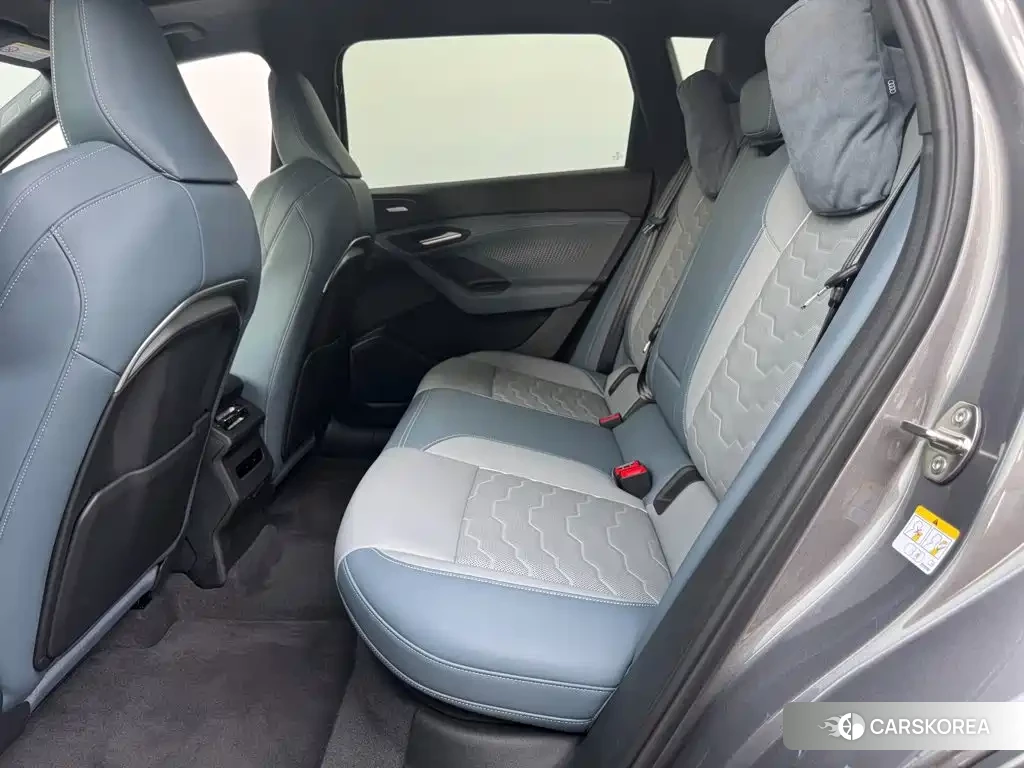 Audi Q6L 2025 Silver/gray из Китая