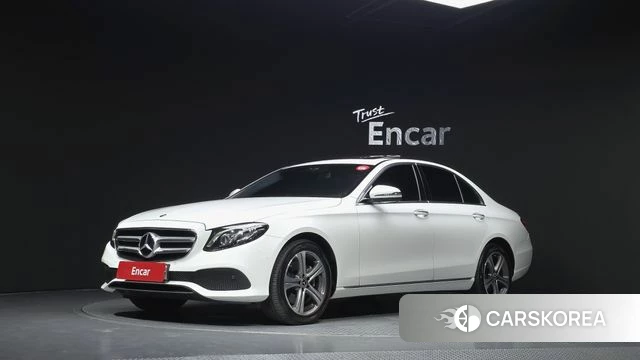 Mercedes-Benz E-Class W213 2018 Белый из Кореи