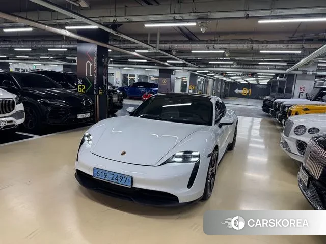 Porsche Taycan 2023 Белый из Кореи