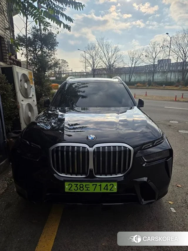 BMW X7 (G07) 2024 Черный из Кореи